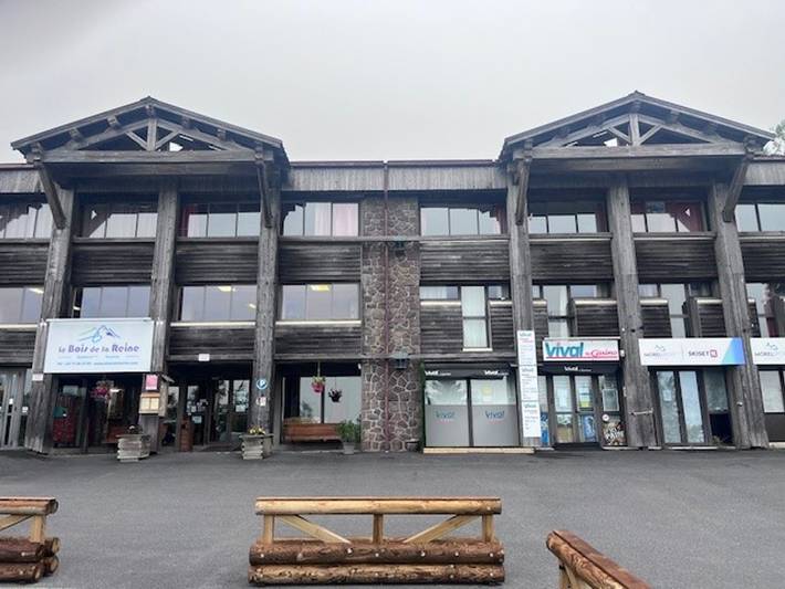 Gîte pour 4 personnes, avec piscine dans Lac Pavin