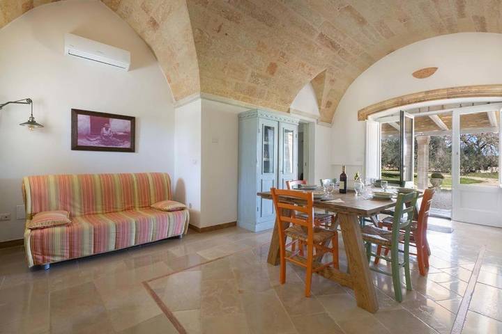 Location de vacances pour 6 personnes, avec vue ainsi que jardin et piscine à Tricase - 2