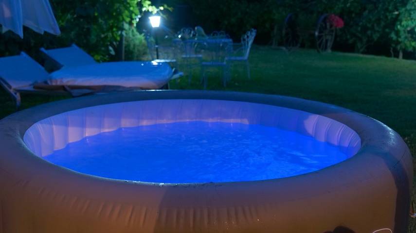 Location de vacances pour 4 personnes, avec jardin ainsi que jacuzzi et sauna dans Piémont - 4