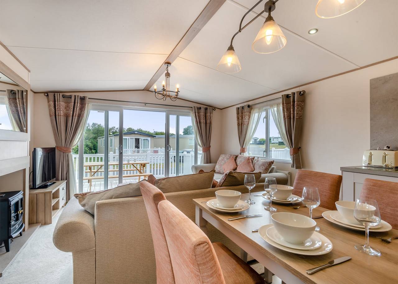 Gold Premium Caravan, parking, ensuite & decking* in Nairn, Highlands