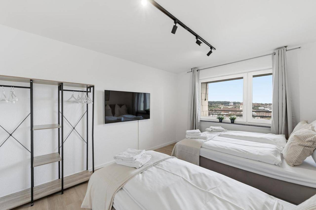 Ganze Wohnung, Malu Rooms - Über den Dächern der Stadt, Zentrum, Parkhaus, Panorama, Terrasse, höchste Fewo der Stadt in Ludwigsburg, Landkreis Ludwigsburg