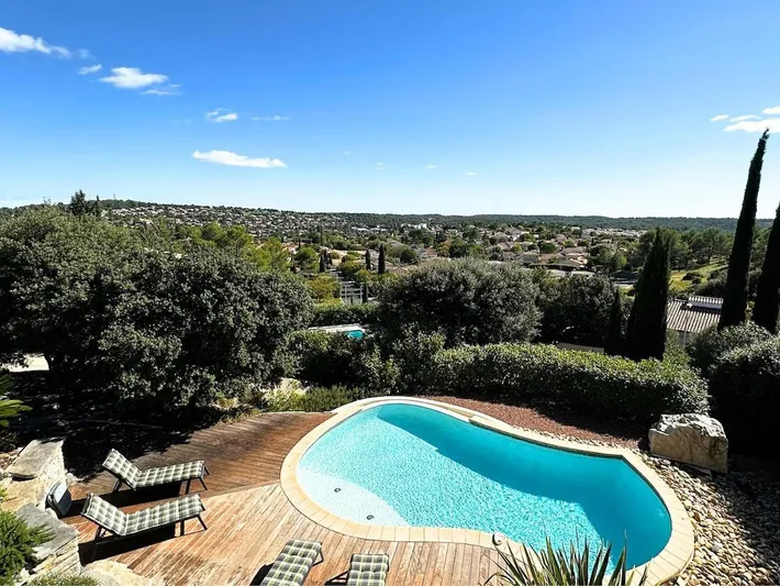 Chalet para 8 personas, con vistas y jardín además de piscina y balcón - 1