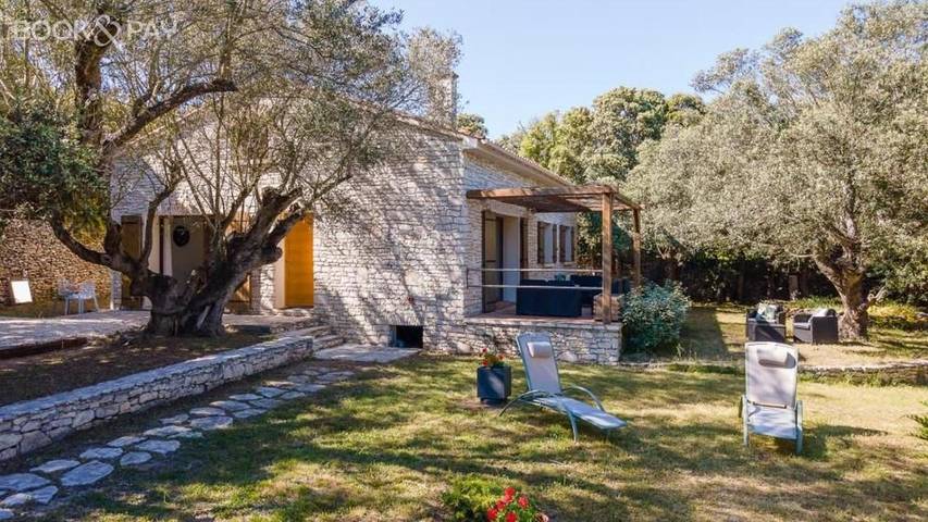Vakantiehuis voor 8 personen, with Balkon and Terras as well as Tuin in Bonifacio