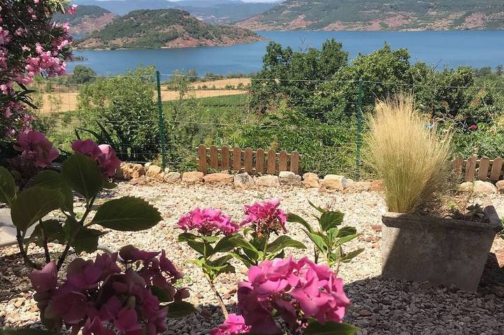 Location de vacances pour 5 personnes, avec Terrasse et Jardin à Liausson