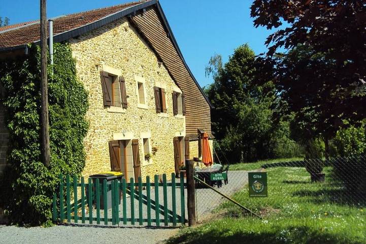 Gîte pour 12 personnes dans La Horgne
