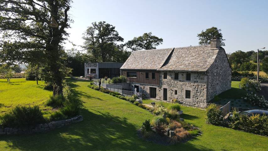 Gîte pour 6 personnes, avec terrasse et jardin à Soulages-Bonneval