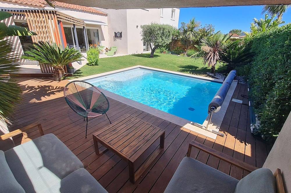 Ideal getaway: villa with swimming pool, calm and absolute comfort in La Farlède, Costa mediterránea (Francia)