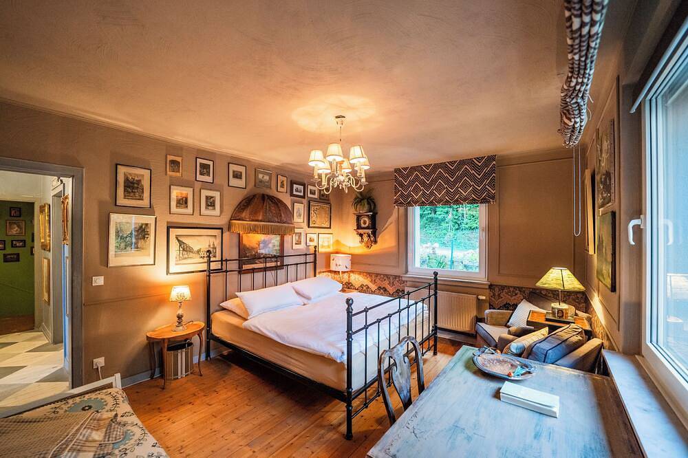 The Artfull Boutique Guesthouse. Liebevoll gestaltestes Landhaus bis zu 9 Pers. in Overath, Rheinisch-Bergischer Kreis