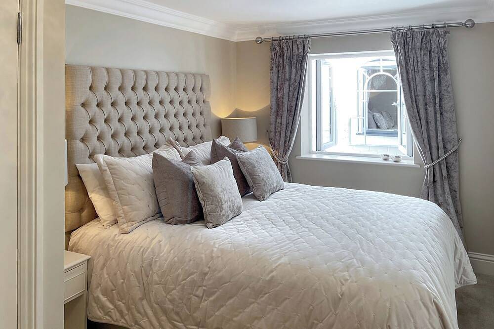 The White House Retreat in Worthing, South Downs