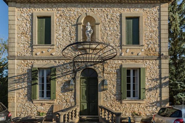 Maison d’hôte pour 3 personnes, avec Terrasse et Jardin ainsi que Piscine et Vue