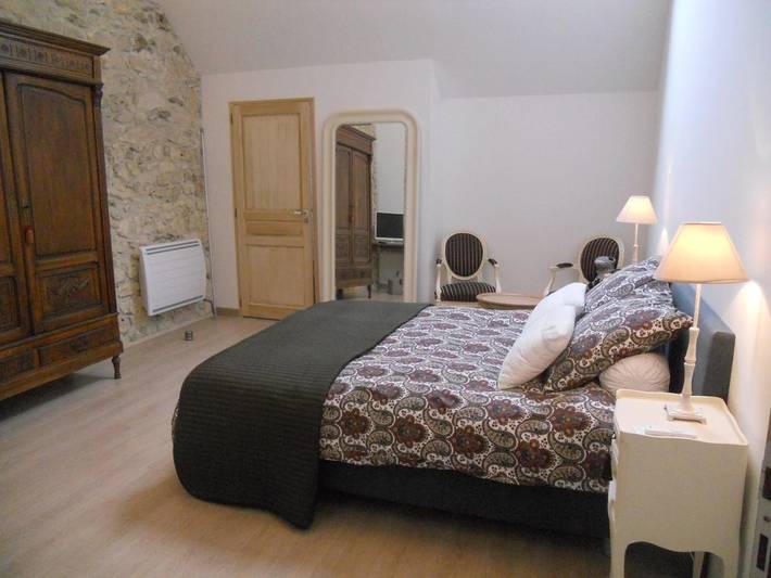 Chambre d’hôte pour 4 personnes, avec piscine ainsi que jardin et vue dans Marne - 4