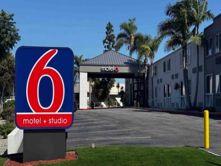 Ganze Wohnung, 1 Kingsize-Bett | Mobilzugang Badewanne Nsmk Micfridg in Carson, Los Angeles County