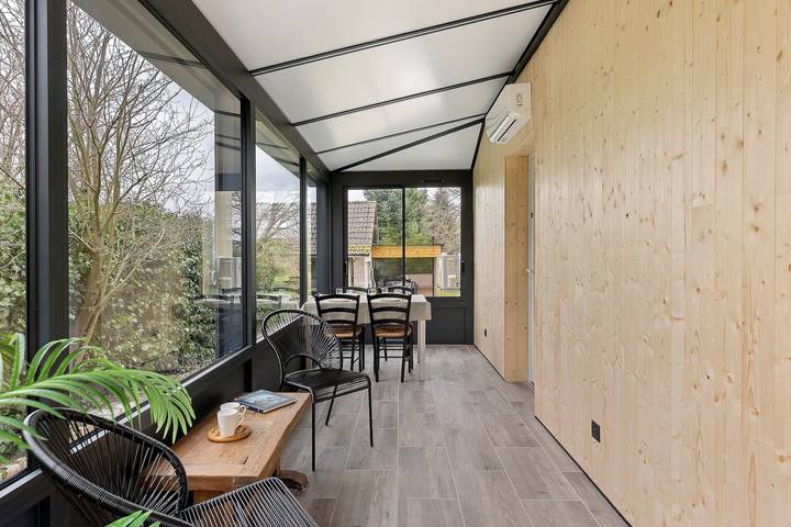 Holiday Home 'Ilostou' with Private Terrace, Garden, and Wi-Fi in Ligré, Loiredalen