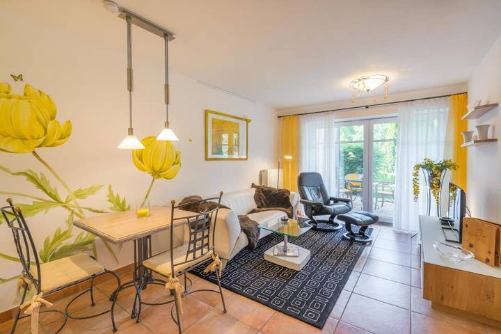 Gîte pour 2 personnes, avec Jacuzzi et Terrasse ainsi que Jardin et Piscine dans Bichel