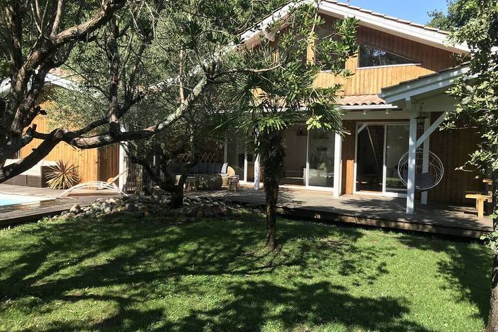 Villa pour 16 personnes, avec terrasse et jardin à Andernos-les-Bains