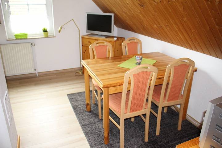 Ferienhaus für 4 Personen, mit Terrasse und Garten, kinderfreundlich in Otterndorf - 2