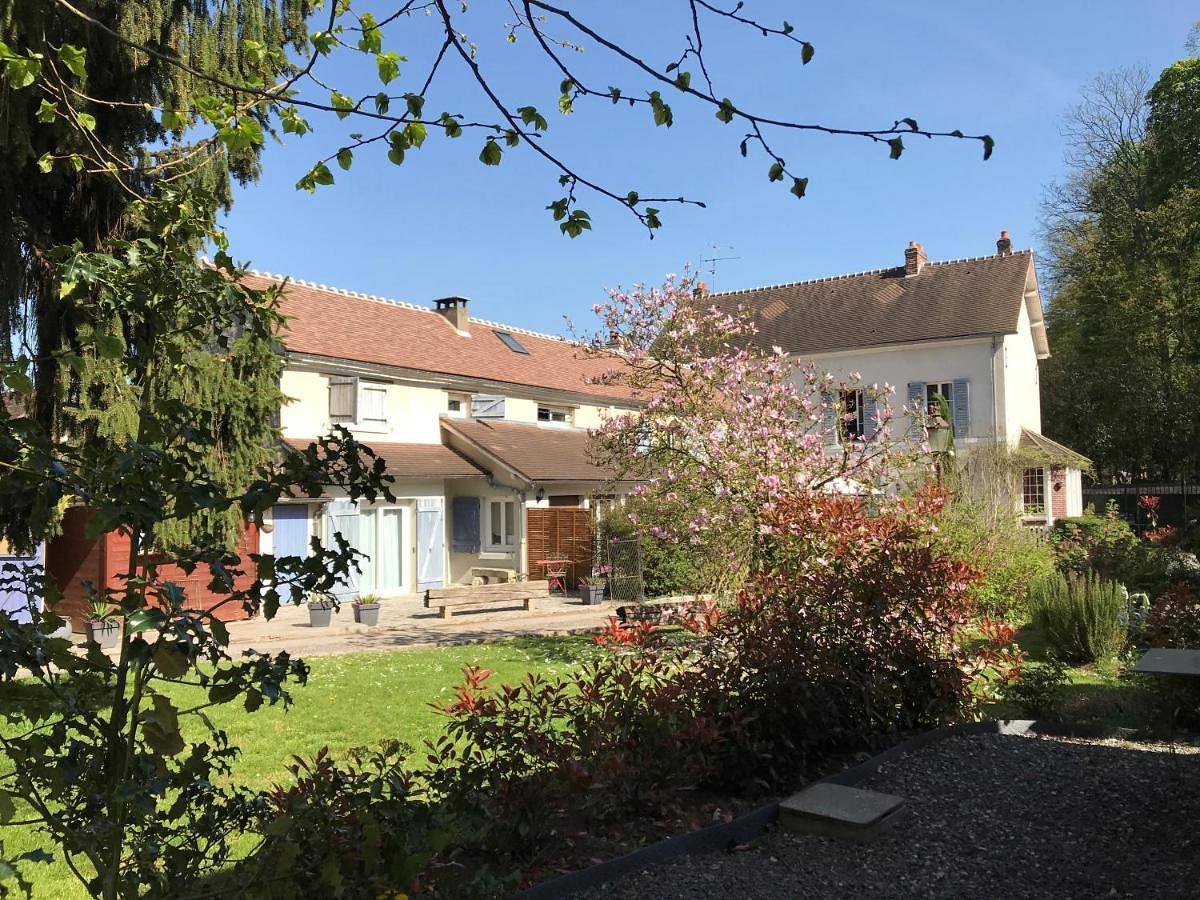 Double Room with Garden View in Plailly, Oise