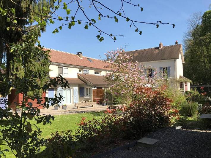 Gîte pour 2 personnes, avec jardin à Plailly