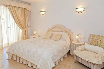 Beach House for 10 People in Elviria, Marbella, Photo 2