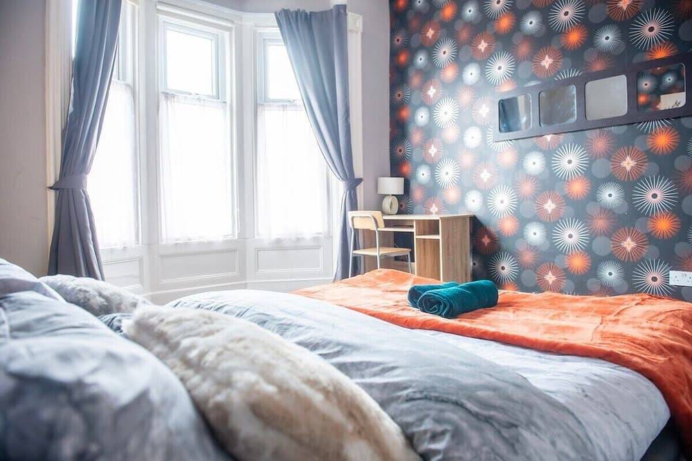 Entire apartment, South Shields Metro is less than 10 min walk away in South Shields, South Tyneside
