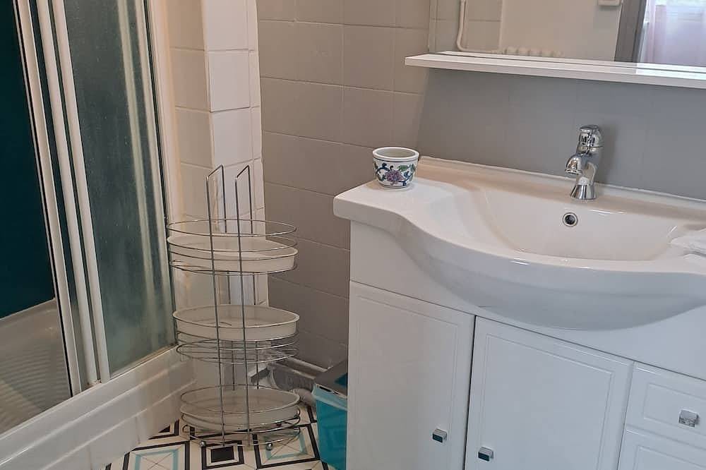 Entire apartment, T2 Centre Ville Idéal Pour Visiter Limoges Sans Voiture in Limoges, Limoges region