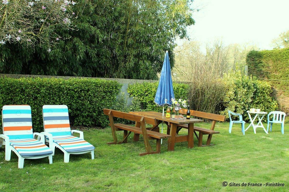 Coté jardin in Beuzec-Cap-Sizun, Quimper und Umgebung