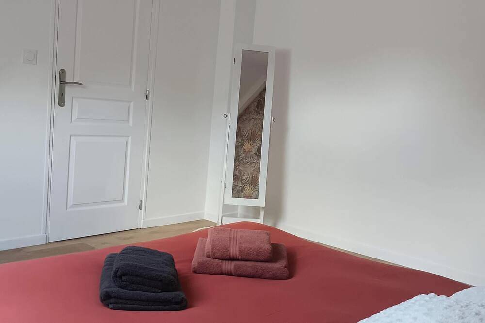 Agréable Maison à la Campagne Proche de la Ville Pour 5/6 Pers in Locmaria-Grand-Champ, Vannes region