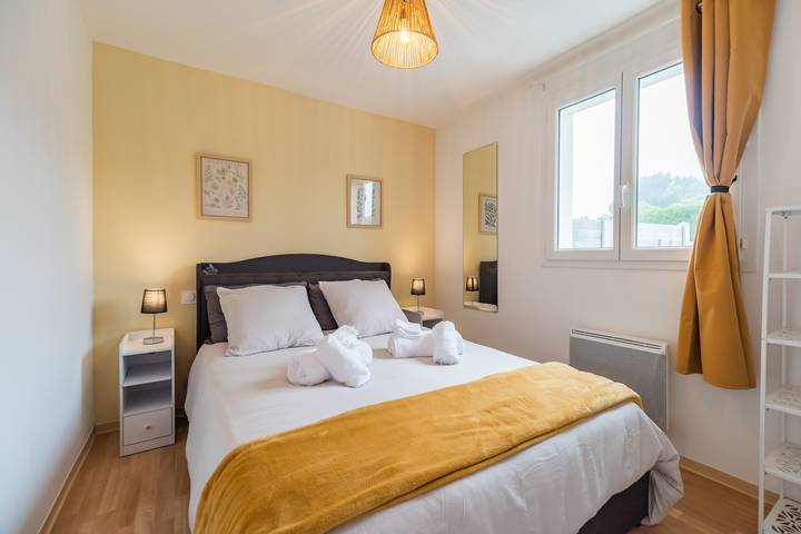 Ferienhaus für 8 Personen mit Garten in Plougrescant, Rosa Granitküste