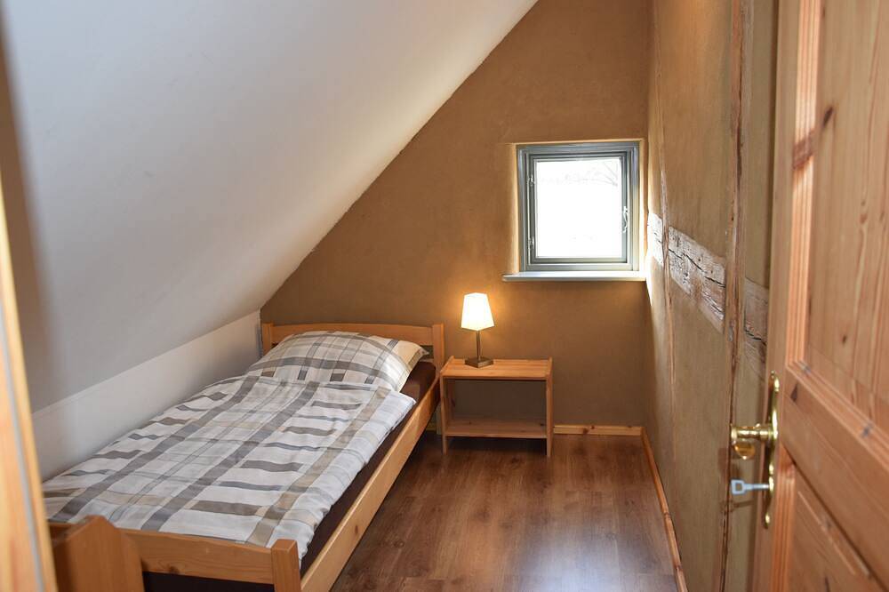 Ganze Wohnung, Urlaub im historischen Ambiente, strandnah mit Sauna und großem Garten in Vogelsang-Warsin, Vorpommern Greifswald