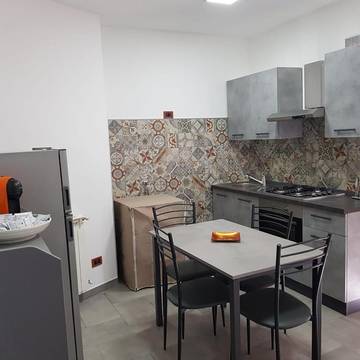 Gîte pour 4 personnes, avec piscine ainsi que vue et balcon, animaux acceptés à Valguarnera Caropepe