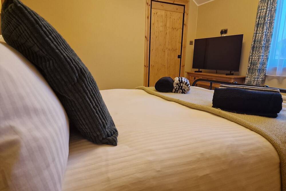 Suite-Komfort-Eigenes Badezimmer-Strassenblick in Inverness, Highlands