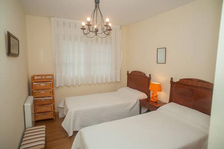 Apartamento entero, Apartamento Playa de Sardiñeiro con vistas al mar in Sardiñeiro, Finisterre