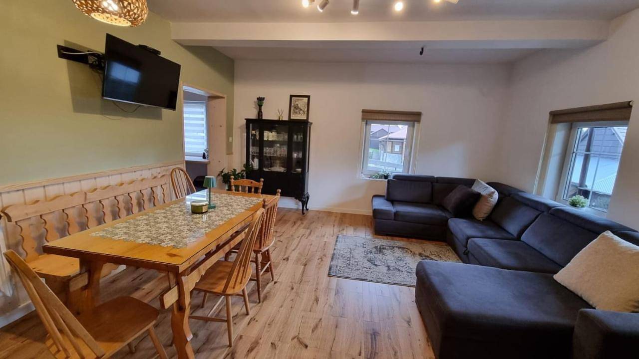 Koronkowa Chatka w Beskidach in Istebna, Karpaty (Polska)