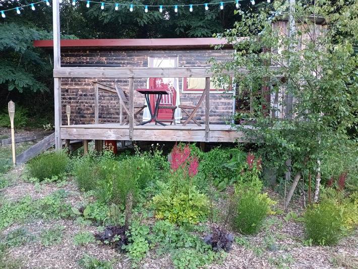 Location de vacances pour 2 personnes, avec jardin ainsi que vue et terrasse à Roussines - 2