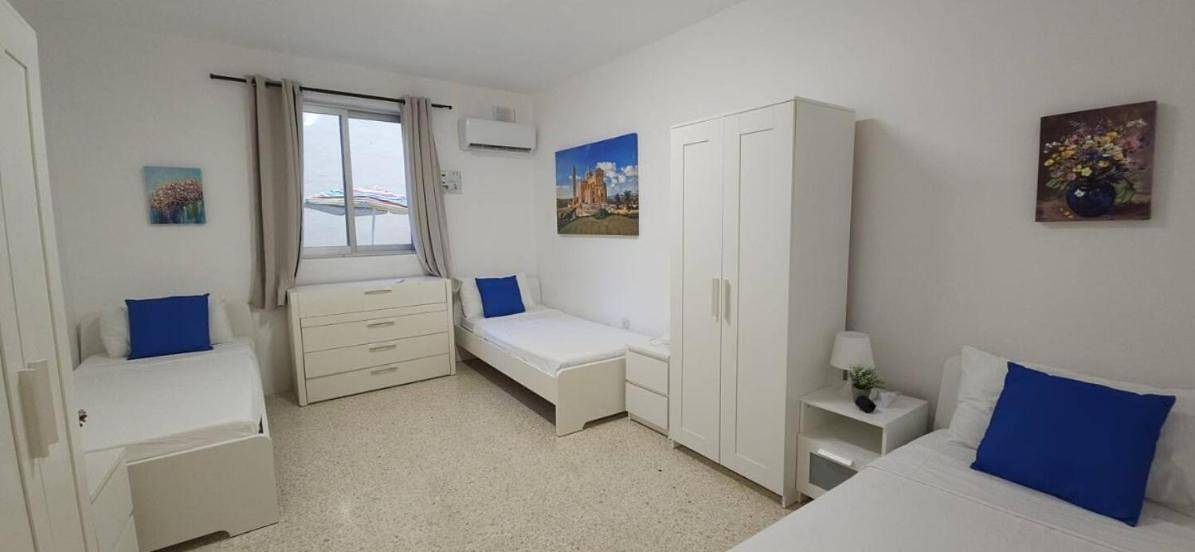 Paceville villa on 2 floors in San Giljan, Isla de Malta