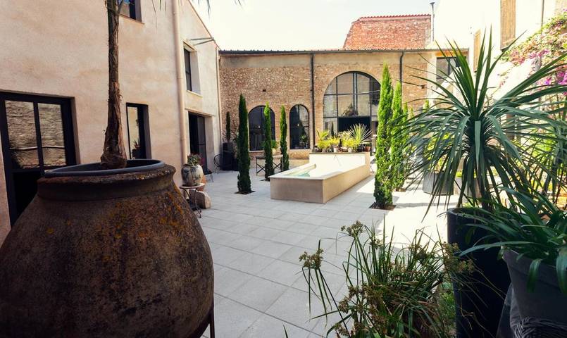Location de vacances pour 4 personnes, avec Terrasse ainsi que Jardin et Vue dans Office De Tourisme D Aspres Thuir