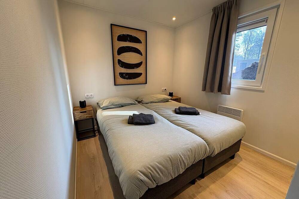 Luxury chalet with hot tub in wooded area of the Sallandse Heuvelrug in Sallandse Heuvelrug