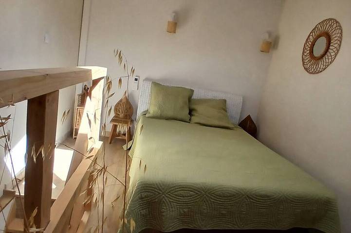 Location de vacances pour 8 personnes, avec terrasse et jardin à Roche-Saint-Secret-Béconne - 2