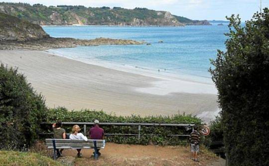 Location de vacances pour 4 personnes, avec terrasse et vue, animaux acceptés à Tréveneuc