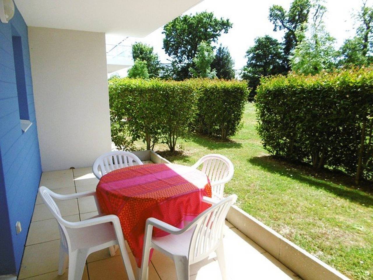 Appartement entier, Charmant T2 avec Terrasse à 200m du Centre de Sarzeau - Equipé, Parking Inclus in Sarzeau, Côte des Mégalithes
