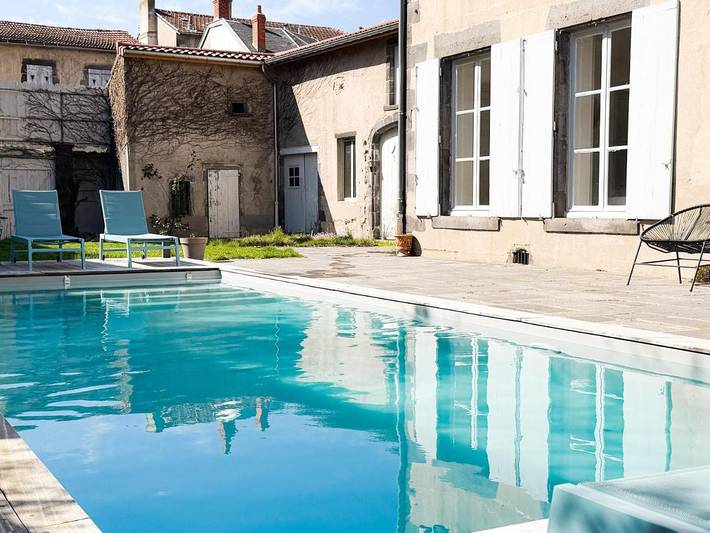 Location de vacances pour 8 personnes, avec jardin et piscine à Maringues - 3
