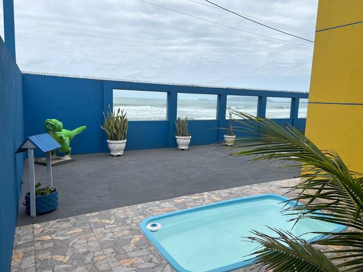 Casas e apartamentos de temporada para 10 pessoas, com jardim e piscina infantil e ainda vista, com animais de estimação em Itapoá