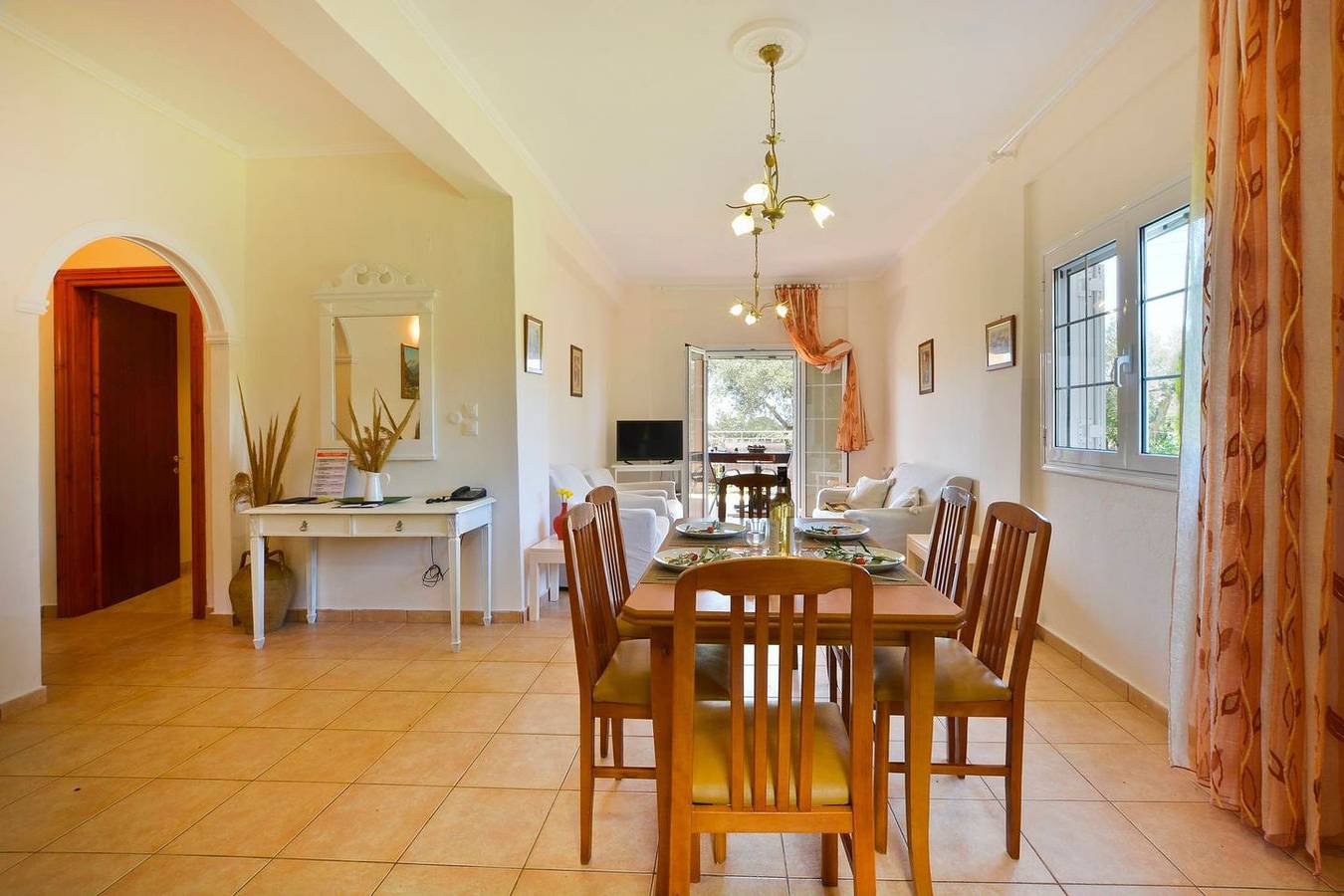 Entire apartment, Ideal for families! Apartment with garden at the beach, wifi | Prassoudi, Corfu in Corfu