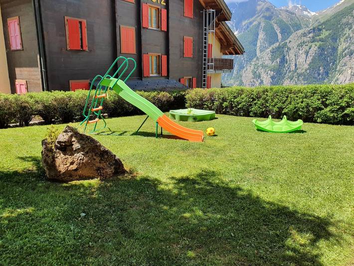 Ganze Ferienwohnung, Ferienwohnung Schneevogul - Ferienwohnung Schneevogul, 4 Personen, 55m2 in Grächen, Walliser Alpen