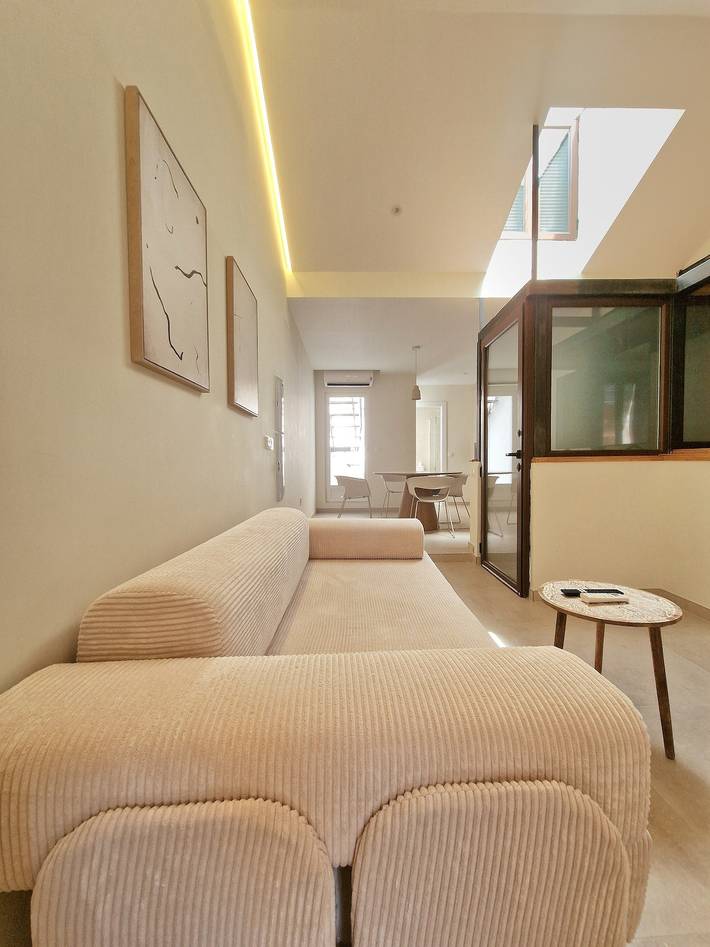 Casa vacanze 'Breakfast in The Sun Urban Oasis' con vista sulle montagne e Wi-Fi
