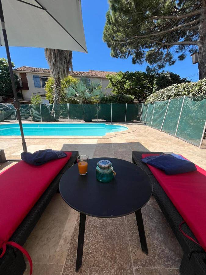 Gîte pour 2 personnes, avec piscine ainsi que vue et jardin, animaux acceptés à Argeliers - 3