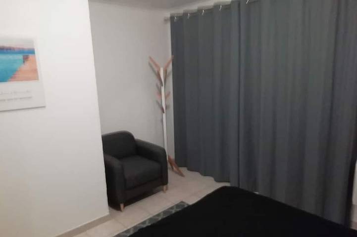 Gîte pour 4 personnes, avec jardin et piscine à Puyméras - 4