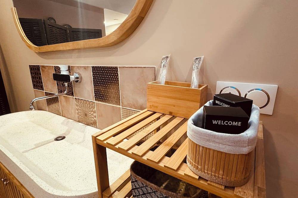 Appartement entier, Le dix - Suite Romantique in Vallabrix, Région de Nîmes