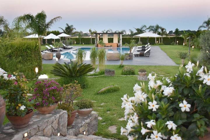 Ferienhaus für 14 Personen, mit Balkon und Whirlpool sowie Terrasse und Garten