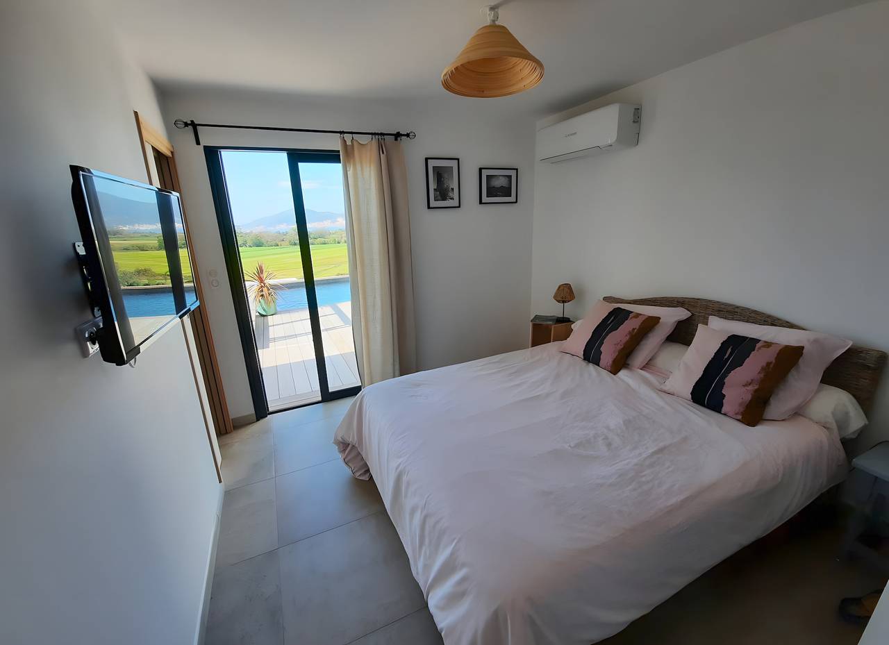 Chambre d’hôtes « Chambre 1 » avec vue sur la mer, Wi-Fi et climatisation in Grosseto-Prugna, Région d'Ajaccio